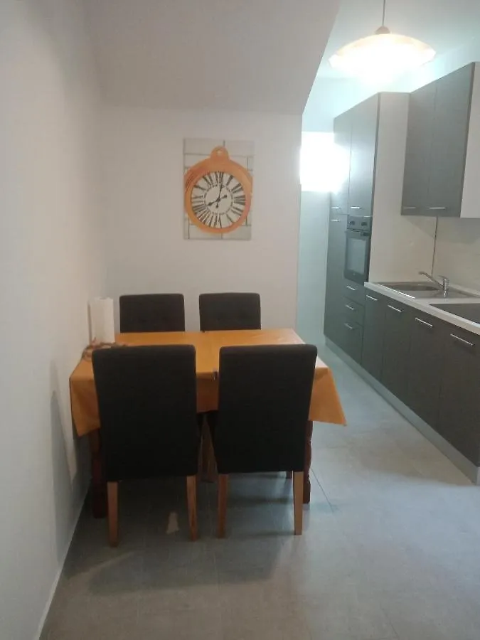 Apartments Marina Lopar 0*,